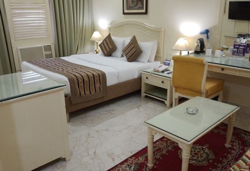 Номер Executive, Empires Hotel Bhubaneswar