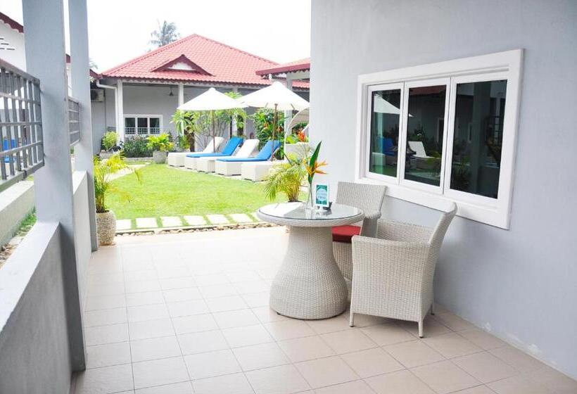 Номер Стандарт Вид на Бассейн, Langkawi Chantique