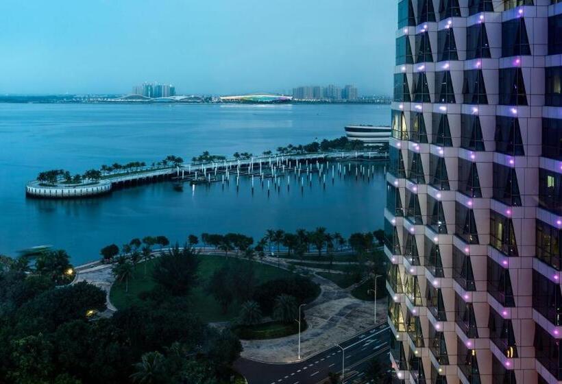 Номер Deluxe Кровать Кинг, Sheraton Zhanjiang
