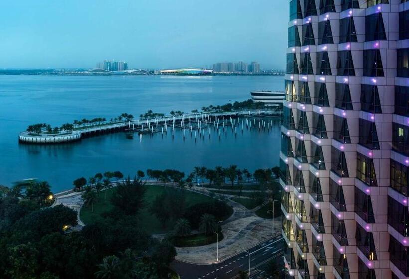 Номер Deluxe Вид на Море, Sheraton Zhanjiang