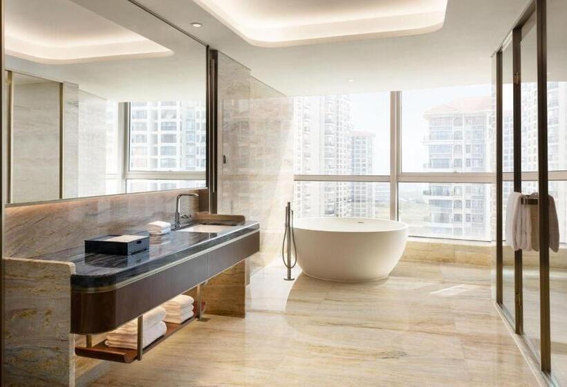 Люкс Повышенной Комфортности, Sheraton Zhanjiang