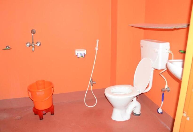 اتاق لوکس با بالکن, Kundanbazar Guest House