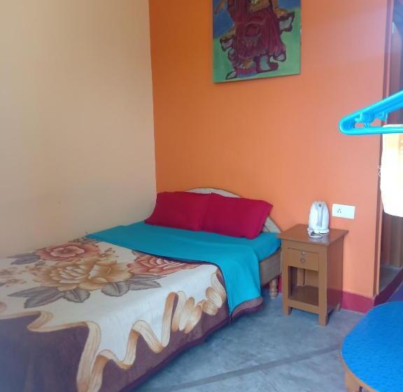 اتاق لوکس یک تخته, Kundanbazar Guest House