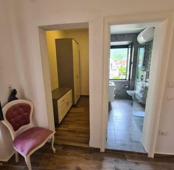 اتاق استاندارد, Opera Apartments