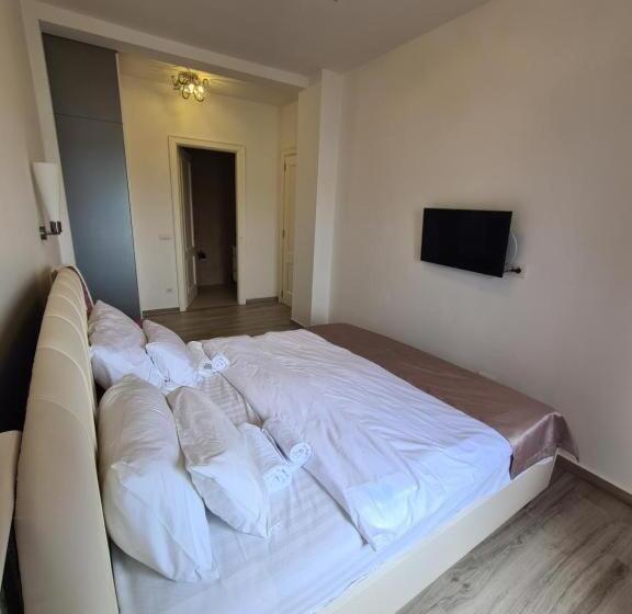 اتاق استاندارد با چشم‌انداز کوهستان, Opera Apartments