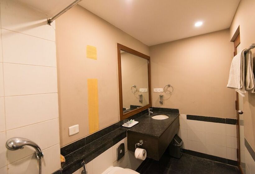 Апартаменты 1 Спальня, Fabhotel Santhome Inn