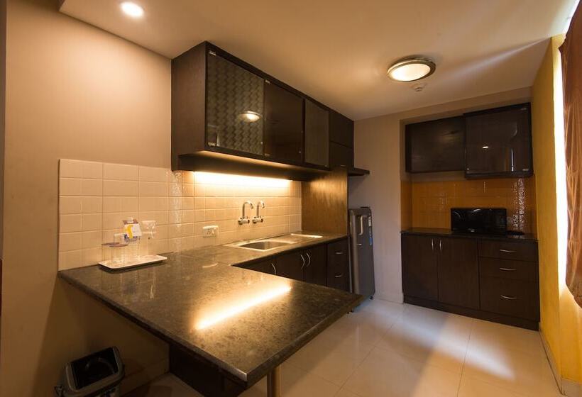 Апартаменты 1 Спальня, Fabhotel Santhome Inn