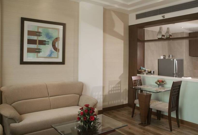 Люкс Повышенной Комфортности, Savoy Suitesgreater Noida