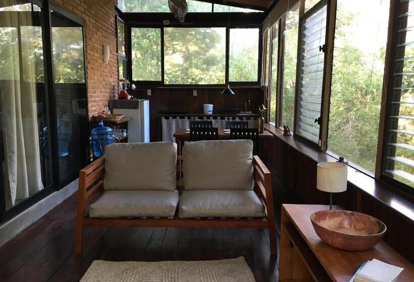 スタンダードトリプルルーム, Centro Sati Bungalow