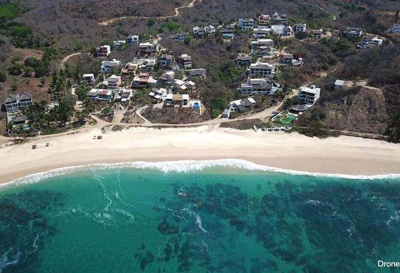 オーシャンビューのスタンダードバンガロー, Centro Sati Bungalow