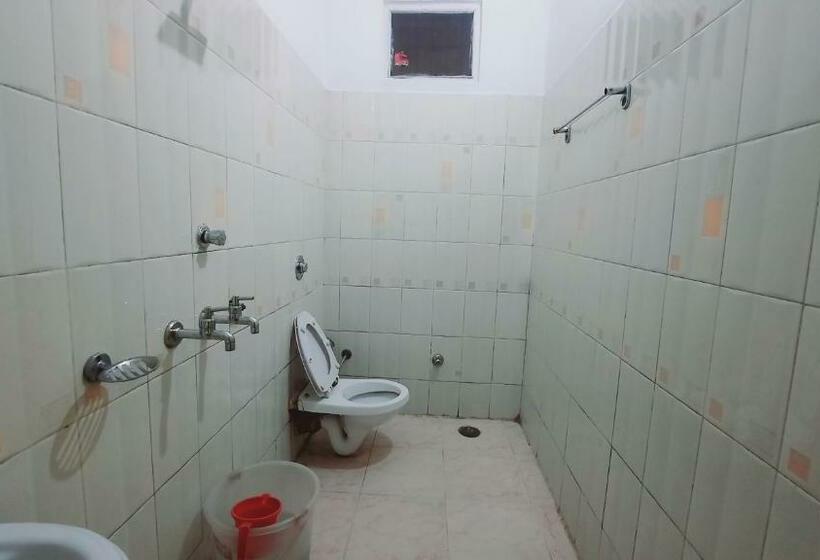 اتاق اکونومی, Holiday Inn Paradise