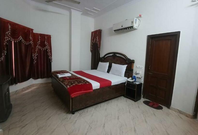 اتاق اکونومی, Holiday Inn Paradise