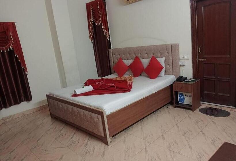 اتاق اکونومی, Holiday Inn Paradise