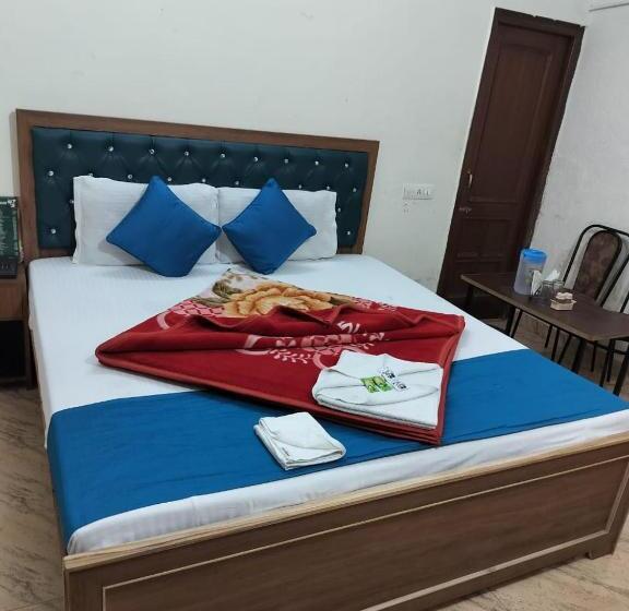 اتاق اکونومی, Holiday Inn Paradise