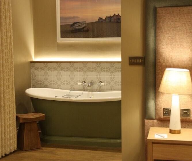 Люкс Повышенной Комфортности, The Bell Hotel, Saxmundham