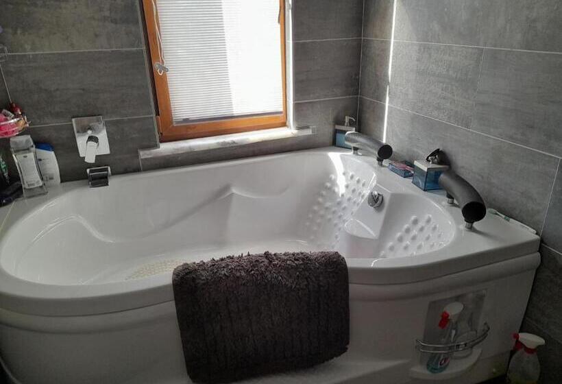 Номер Стандарт Вид на Горы, Turkish Retreat