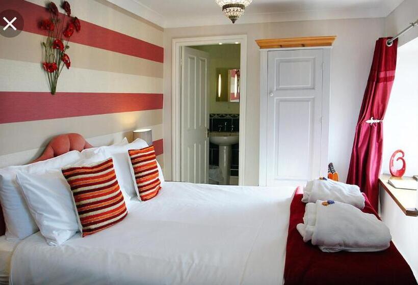 اتاق استاندارد با تخت بزرگ, The Manor House Inn
