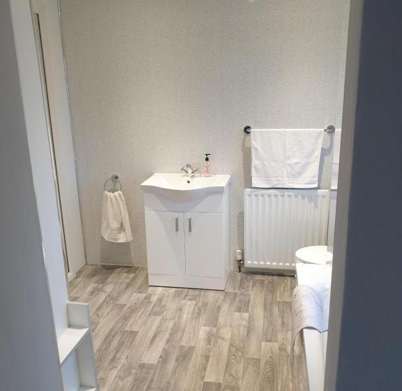 四人标准间, Brae Mar B&b