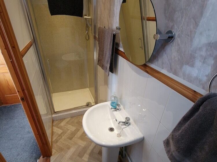 标准间, Brae Mar B&b