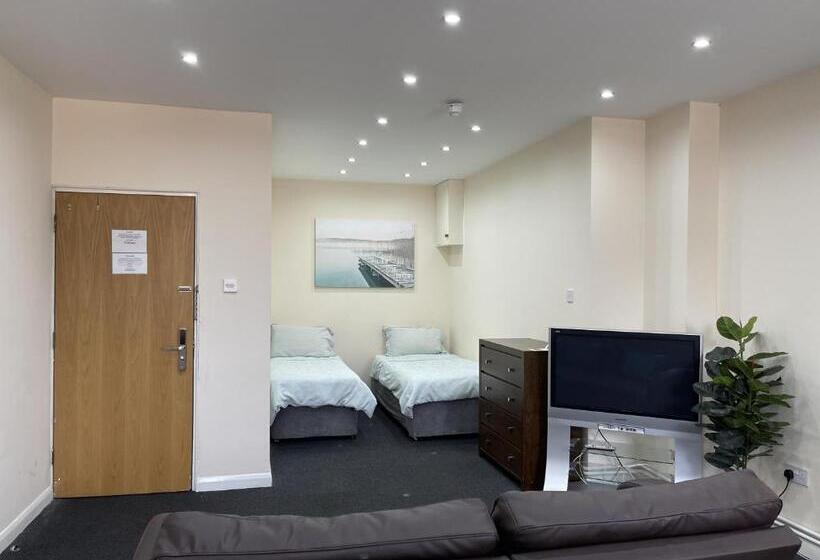 Семейный Номер, The Goodlife Guesthouse