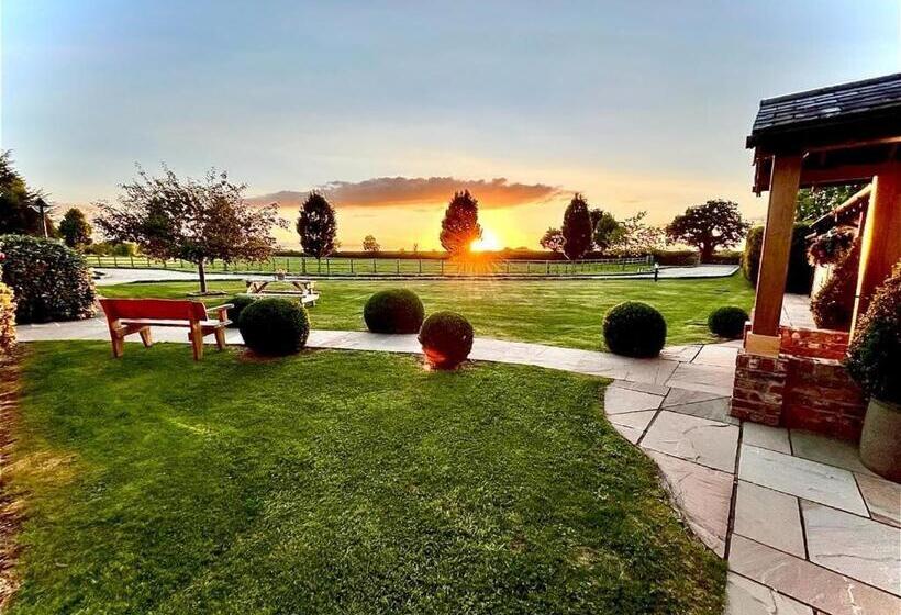 Семейный Номер, New Farm Cheshire B&b