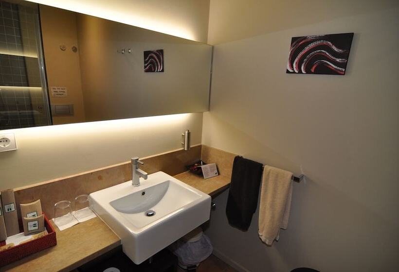 Люкс, Restaurant & Rooms Cabrit