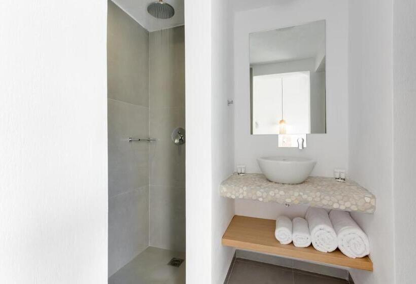 Standard Triple Room, Eucalyptus