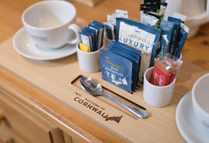 Трехместный Номер Комфорт, The Britannia Inn & Waves Restaurant