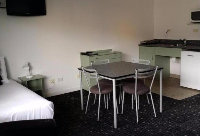 디럭스 스튜디오, Asure Abode On Courtenay Motor Inn