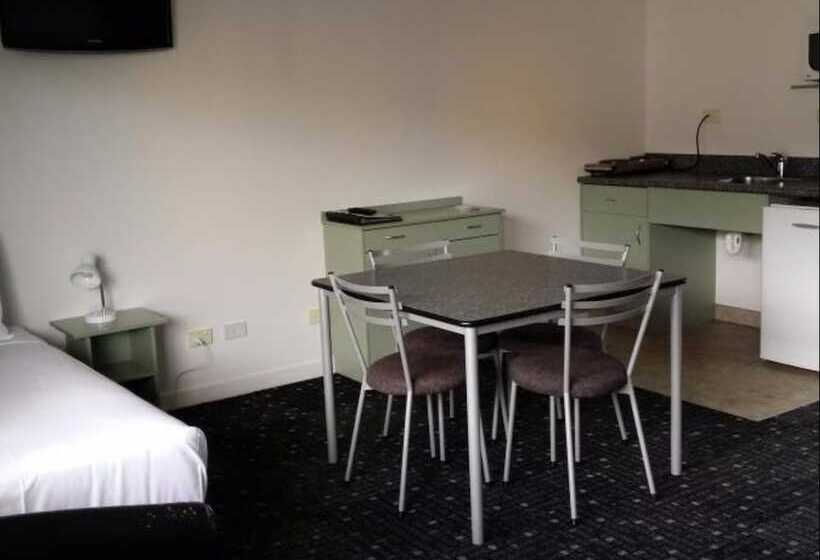 스위트, Asure Abode On Courtenay Motor Inn