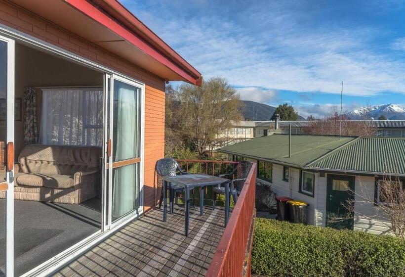 Апартаменты 3 Спальни, Red Tussock Motel