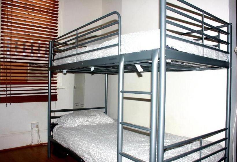 공동 객실, The Hive Hostel   Traveler Friendly, Passport Only