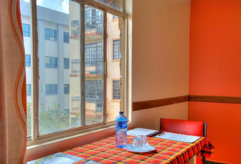 اتاق لوکس, Red Buffalo House