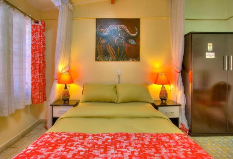 اتاق سوپریور, Red Buffalo House