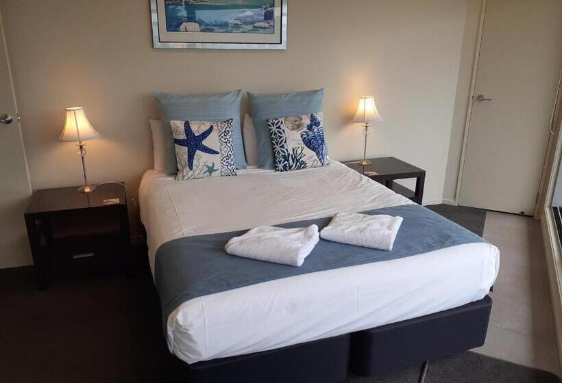 1 Bedroom Penthouse Apartment, Esplanade Apartments
