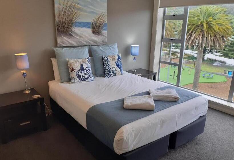1 Bedroom Penthouse Apartment, Esplanade Apartments