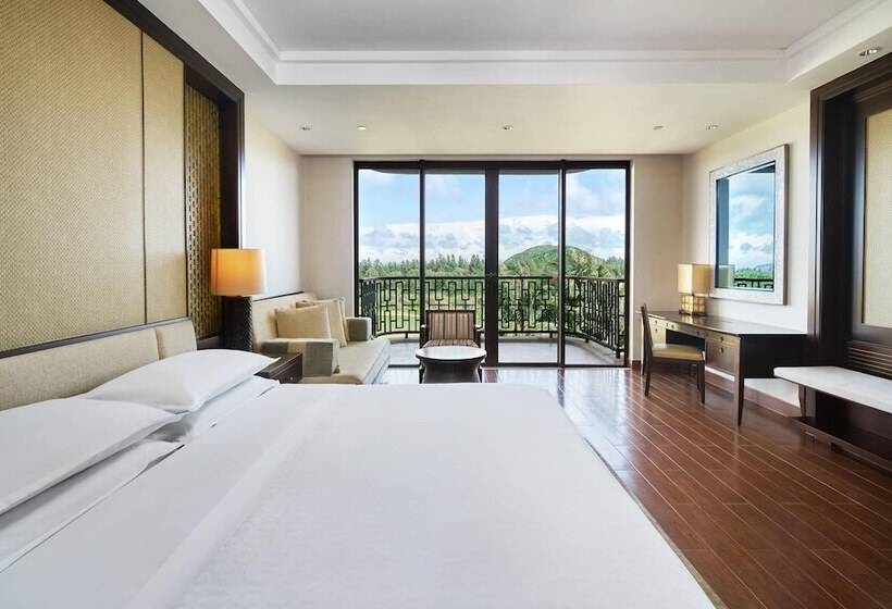Номер Стандарт Вид на Гольф, Sheraton Shenzhou Peninsula Resort