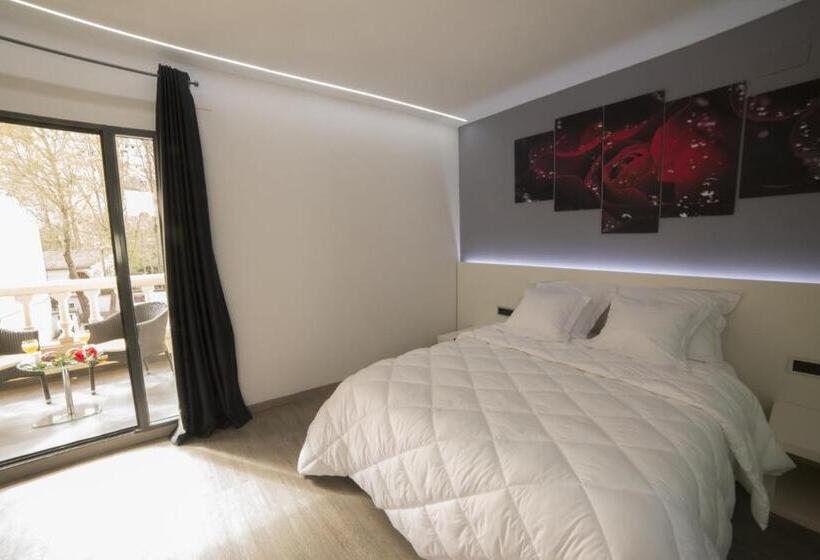 Номер Стандарт с Балконом, Alcalá Del Jucar Hotel Pelayo