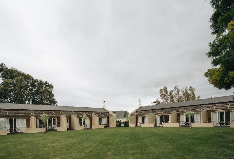 Студия Стандарт, Brackenridge Country Retreat & Spa