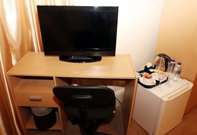 标准单人间共用浴室, Gatwick Inn