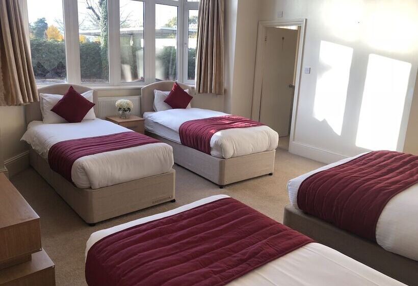 四人标准间, Gatwick Inn