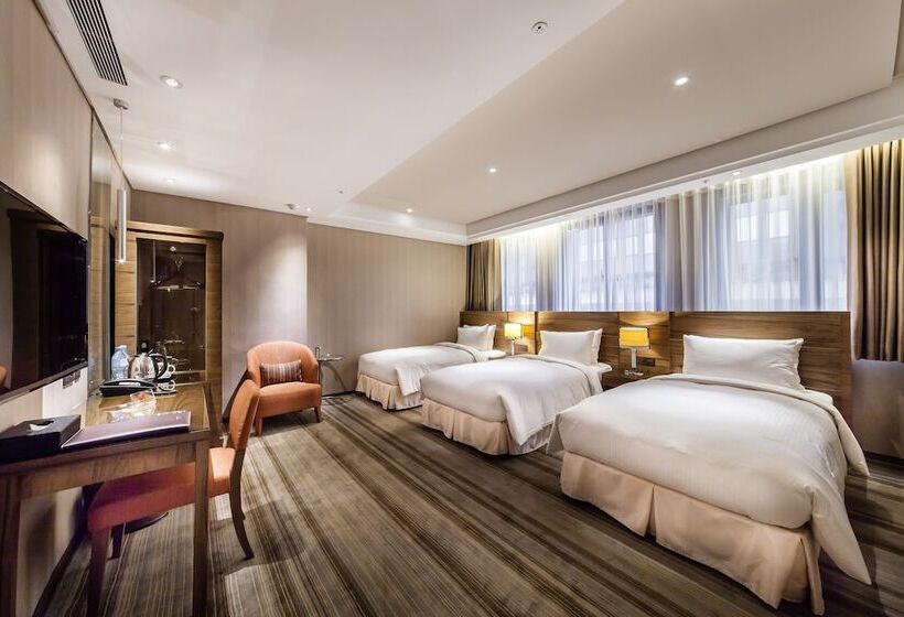 اتاق لوکس سه تخته, Green World Taipei Station