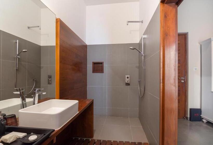 Номер Superior Боковой Вид на Море, W15 Weligama
