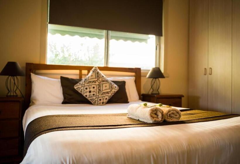 Апартаменты 3 Спальни, Bidgee Motor Inn