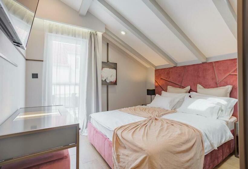 Deluxe Room with Balcony, Heritage Rooms Split Olympic Dream