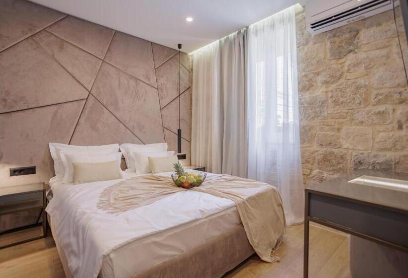 Deluxe Room, Heritage Rooms Split Olympic Dream