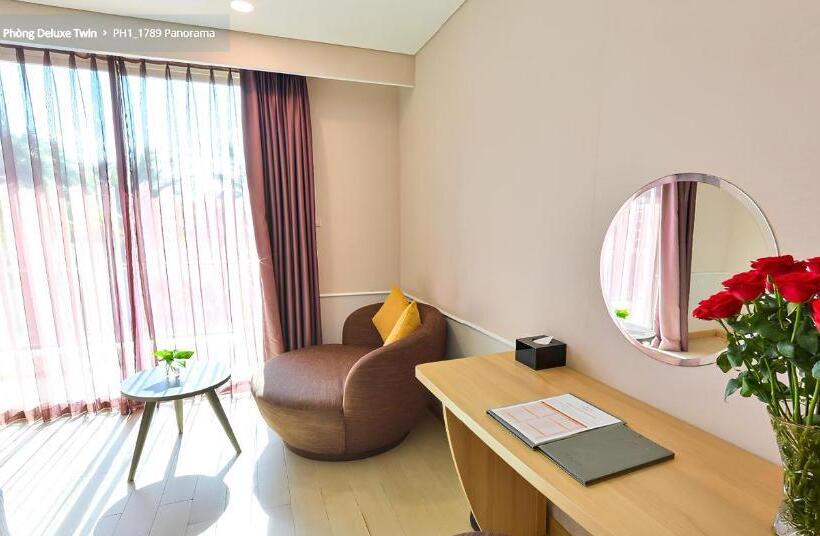 اتاق لوکس با بالکن, Muong Thanh Holiday Mui Ne