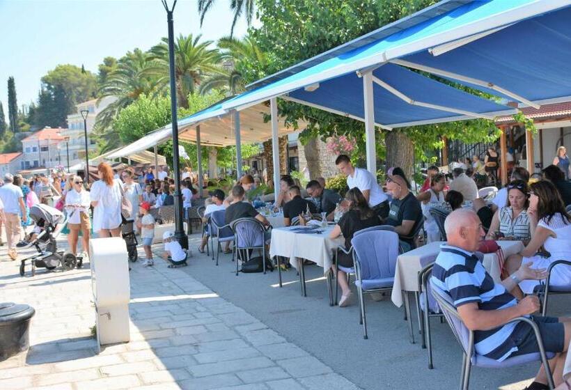 اتاق استاندارد با چشم‌انداز باغ, Guesthouse Aurora