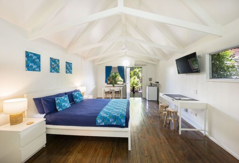 Хижина, Airlie Beach Magnums   Adults Only
