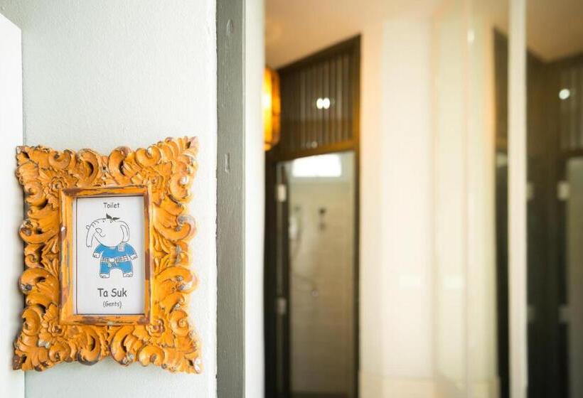 Трехместный Номер Стандарт Совместная Ванная, Dorm Of Happiness By Tharaburi Resort